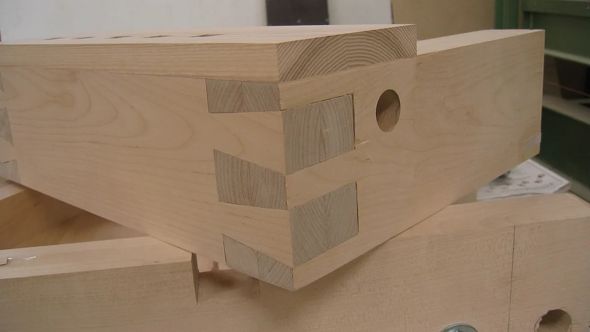 Dovetail Joint